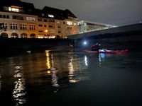 Nachts Einbooten am Moleturm Friedrichshafen